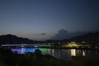 Yuefeng Jiajing Hotel