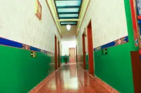 Lhasa Luolin Tibetan Family Hotel