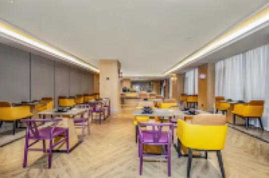 Vienna International Hotel (Ninglang Luguhu Avenue)