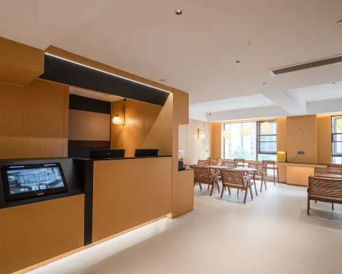 Chengdu Xinghe Hotel (Honggao Road Metro Xihua University Branch) Hotels near Pidu District