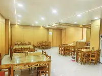 Luqulangmusi Zhongyuan Holiday Hotel Hotel a Luqu