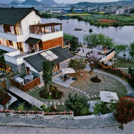 Longjing No. 52 Homestay