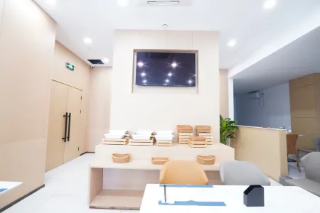 Xiushui Impression SCHOLARS HOTEL·SELECT (Huaqiao Jishan Subway Station) Отели рядом с достопримечательностью «Qiandeng Ancient Town»