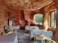Shiye Lakeview Cave Resort