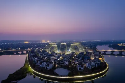 Tunxi Old Street in Mount Huangshan · Up Street Designer Homestay Отели рядом с достопримечательностью «Старая улица Вонг»