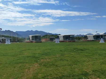 Fuyang Capsule Hotel Camping Hotel (Laiyuan Qishan) Отели в г. Лайюань