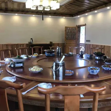 Qifeng Lake Shuijingwan Hotel