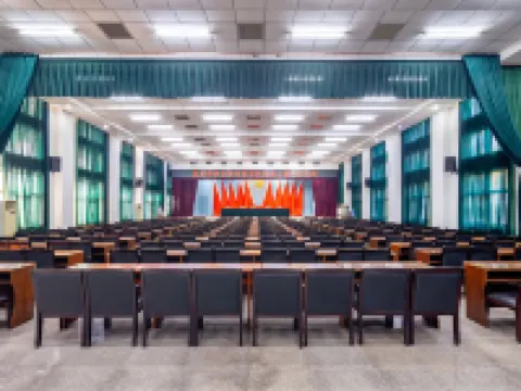 Vienna Hotel (Mengcun Tuanjie Road Party School Branch) Hotels in Mengcun