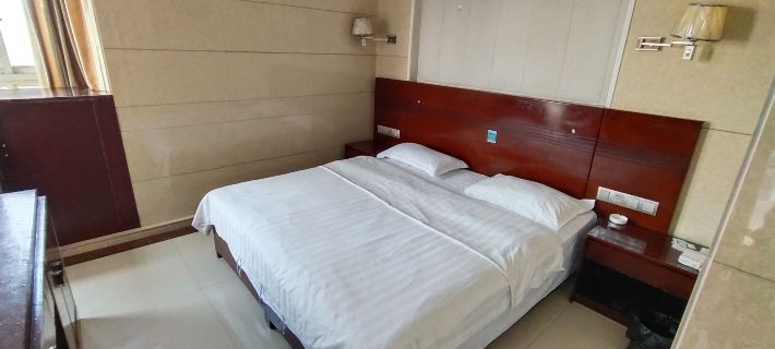 Yuelianggong  Business Hotel Các khách sạn ở Tuy Ninh