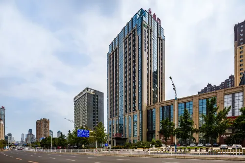 格雷スプレミアムホテル（煙台駅吾悦広場）