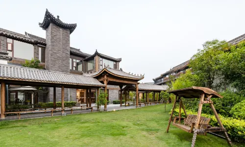 โรงแรมไห่ถางฟลาวเวอร์ ชิงหมิง ซ่างเหอหยวน ไคเฟิง