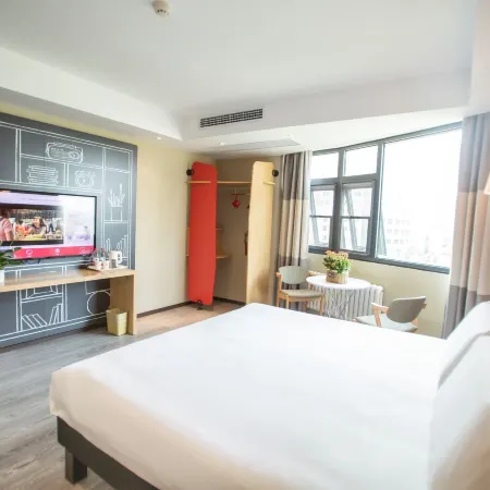 Ibis Hotel (Zhoukou Normal University Wenchang Wanda Plaza Branch)