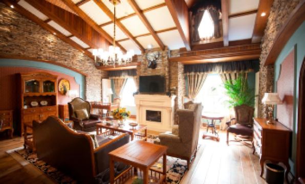 Spring Legend Holiday Hotel