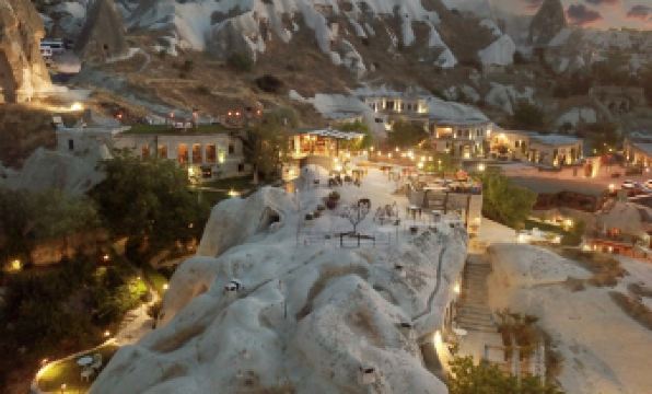 Traveller's Cave Hotel