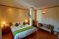 The Hotel by the Red Canal - 4-Star