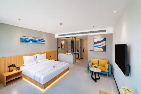 Yiqu Light Luxury Hotel (ZhongshanHotSpringResort)