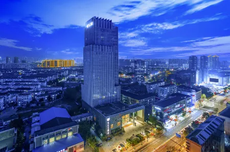 Dingye New Century Hotel Nanjing Отели рядом с достопримечательностью «Nanjing University of Technology Pukou Campus»