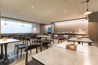 HanTing Hotel (Qinhuangdao Development Zone Yanshan University)