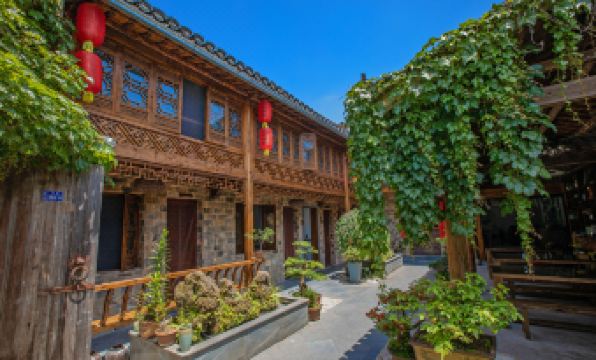 Hongcun Huakai Banxia Huipai Courtyard Homestay