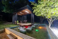 Late crossing Guesthouse - مطابخ