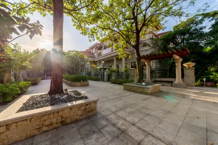 Rusu Hot spring Villa Отели рядом с достопримечательностью «First High-Altitude Fountain in Asia»