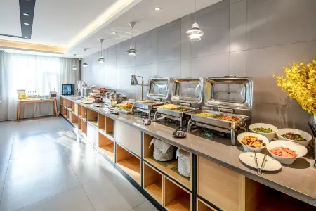 Homeinn Selected Hotel (Houma Xintian Plaza Jianbang International Wenming Road) Отели рядом с достопримечательностью «Kaifaqu Pedestrian Street»