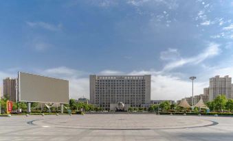 Gujing Junlai Hotel (Tiantian Runcheng Plaza)