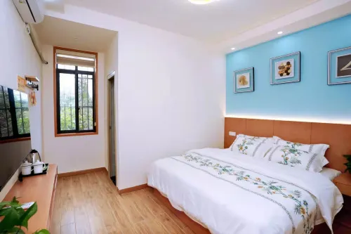 Chongzhou Zhiruoting Homestay