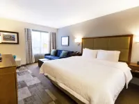 希爾頓歡朋酒店-温哥華機場/列治文 鄰近Marine Drive Station的酒店