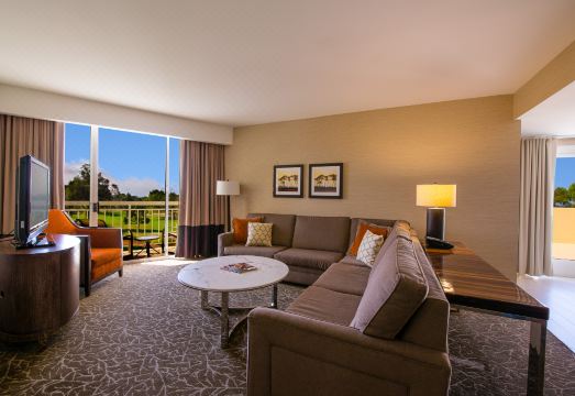 3. 힐튼 라 홀라 ..