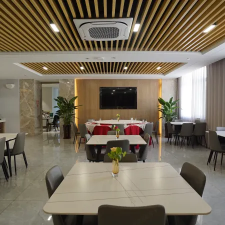 Longyue Boutique Business Hotel (Weihai Railway station Hanlefang Branch)