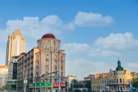 Heyi Zhishang Hotel (Qingdao Railway Station Pier Seaview Branch) Hotel dekat Zhanqiao Park