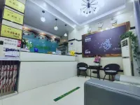 99優選酒店（武漢武昌火車站地鐵站店） - 2星級