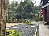 Jianshan Ping'an Private Soup Villa (Emei Mountain Scenic Area Store) Hotel in zona Qingyin Pavilion