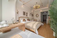 Ma Dongmei's Homestay (White Crane Mansion)