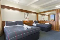 Village Family Motor Inn Hotels in Longford