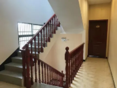 Neixiang Yunshu Hotel