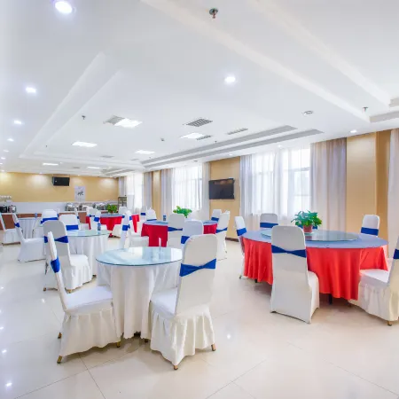Hotan Hangcheng Hotel (Hotan Night Market)