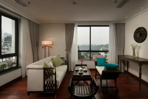 ลูเซียน ฮานอย เลคไซด์ โรงแรม & รูฟท็อป โรงแรมในฮานอย