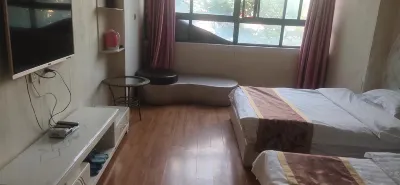 Xixian Yuanding Jinsheng Theme Hotel Hotels near Xinyang Normal University (Huaihe Campus)