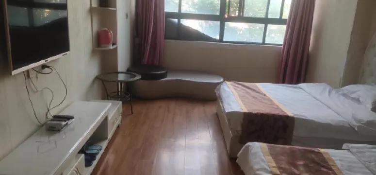 Xixian Yuanding Jinsheng Theme Hotel