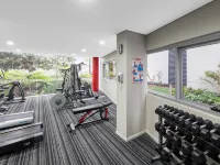 Meriton Suites Zetland Hotels near Green Square