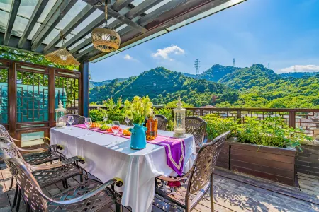 Huayuan Villa the Great Wall