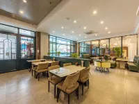 Chonpines Hotel (Qiqihar Railway Station Branch)
