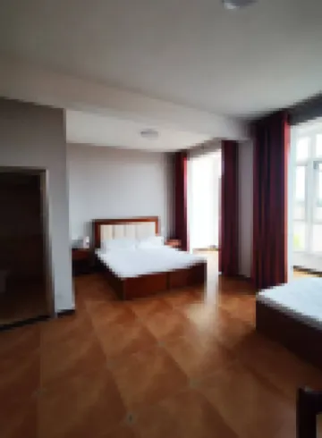 Zeqi Hotel Hotels near Aolunda Buluo·Putaojiu Museum