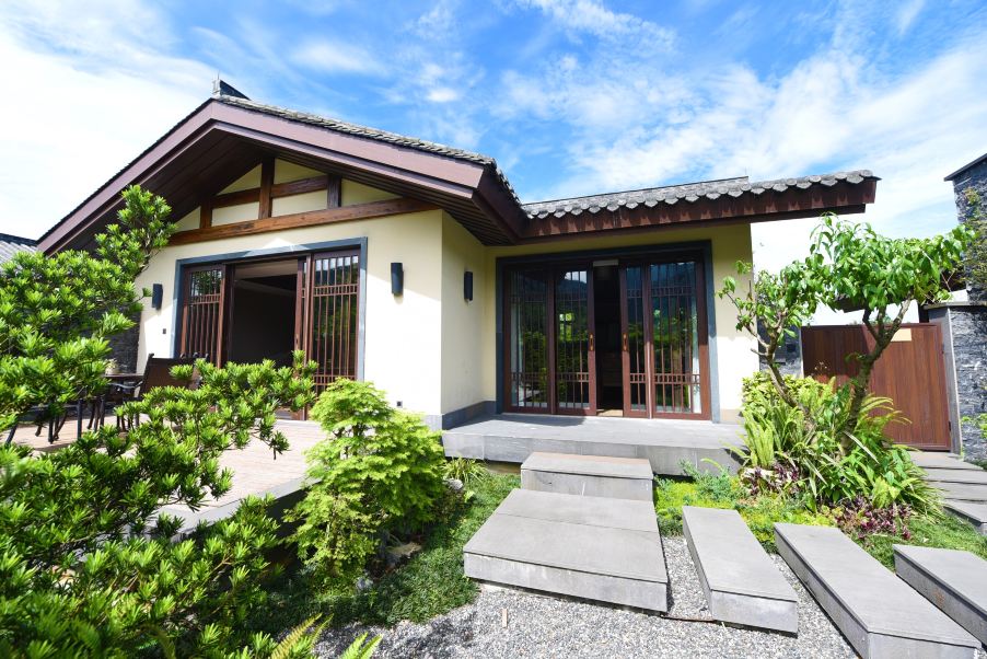 峨眉山觀景温泉湯屋