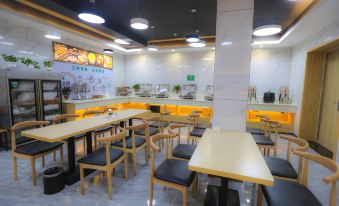 Golmud Touran Hotel