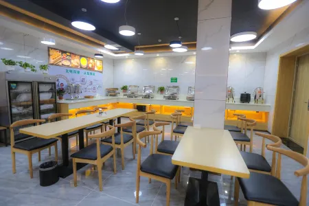 Golmud Touran Hotel Отели в г. Голмуд