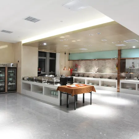 Yuefeng Hotel (Shouguang International Convention and Exhibition Center)