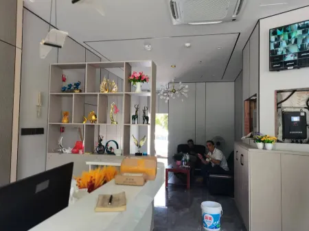 Yates Hotel (Qingyuan Qingxin District Government Gulongxia) Отели рядом с достопримечательностью «Bijia Mountain Tourist Area»